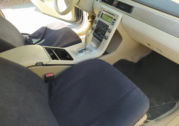 Volvo V70 cena 39500 przebieg: 192000, rok produkcji 2009 z Garwolin małe 137